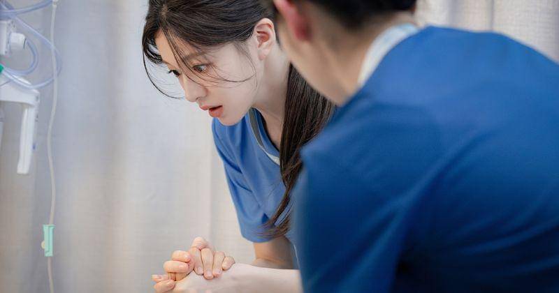 Imdb.com/Resident Playbook